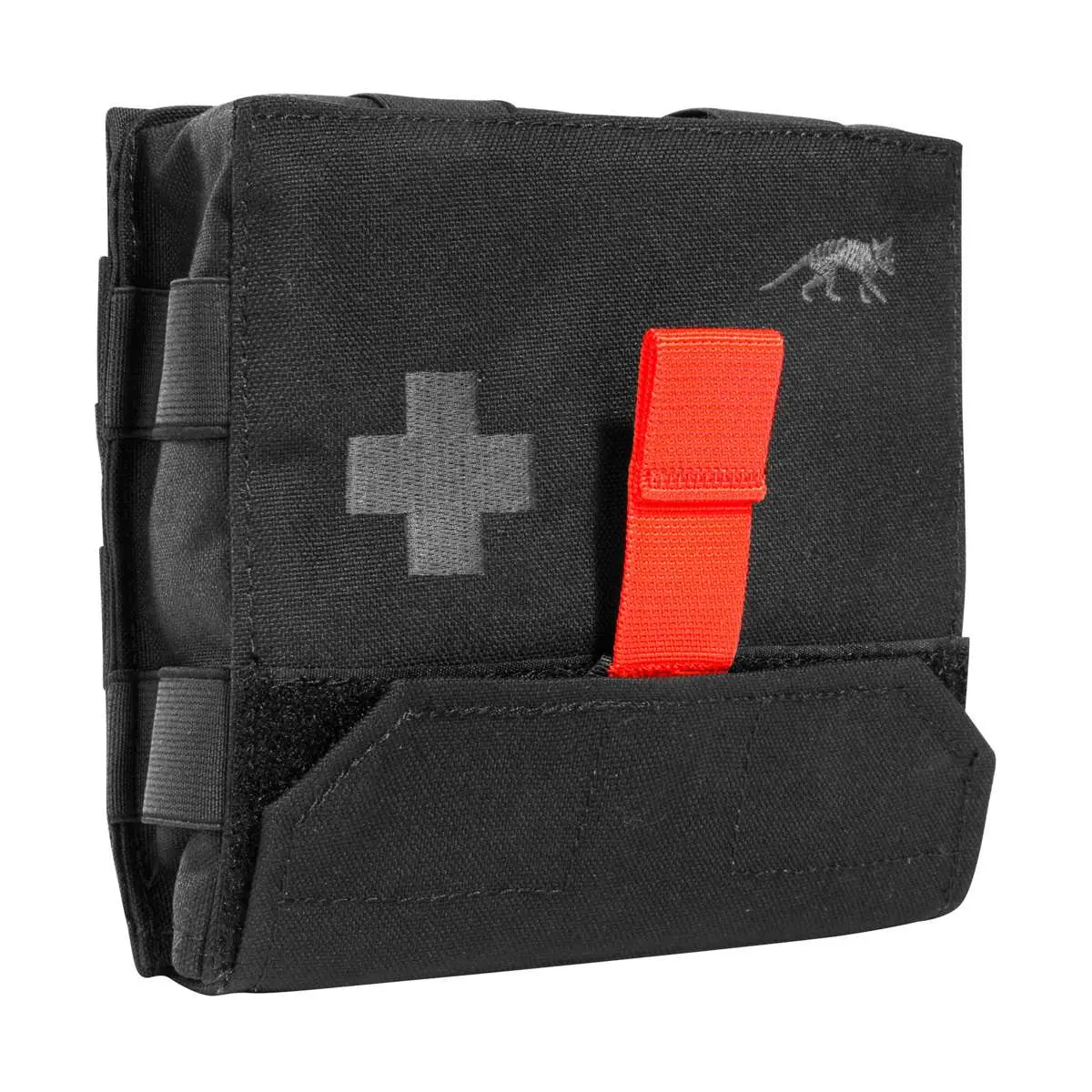 Schwarze TT IFAK Pouch S Erste-Hilfe-Tasche mit grauem Kreuzsymbol, rotem Zugriemen und kleinem aufgesticktem Tierlogo auf der Vorderseite.